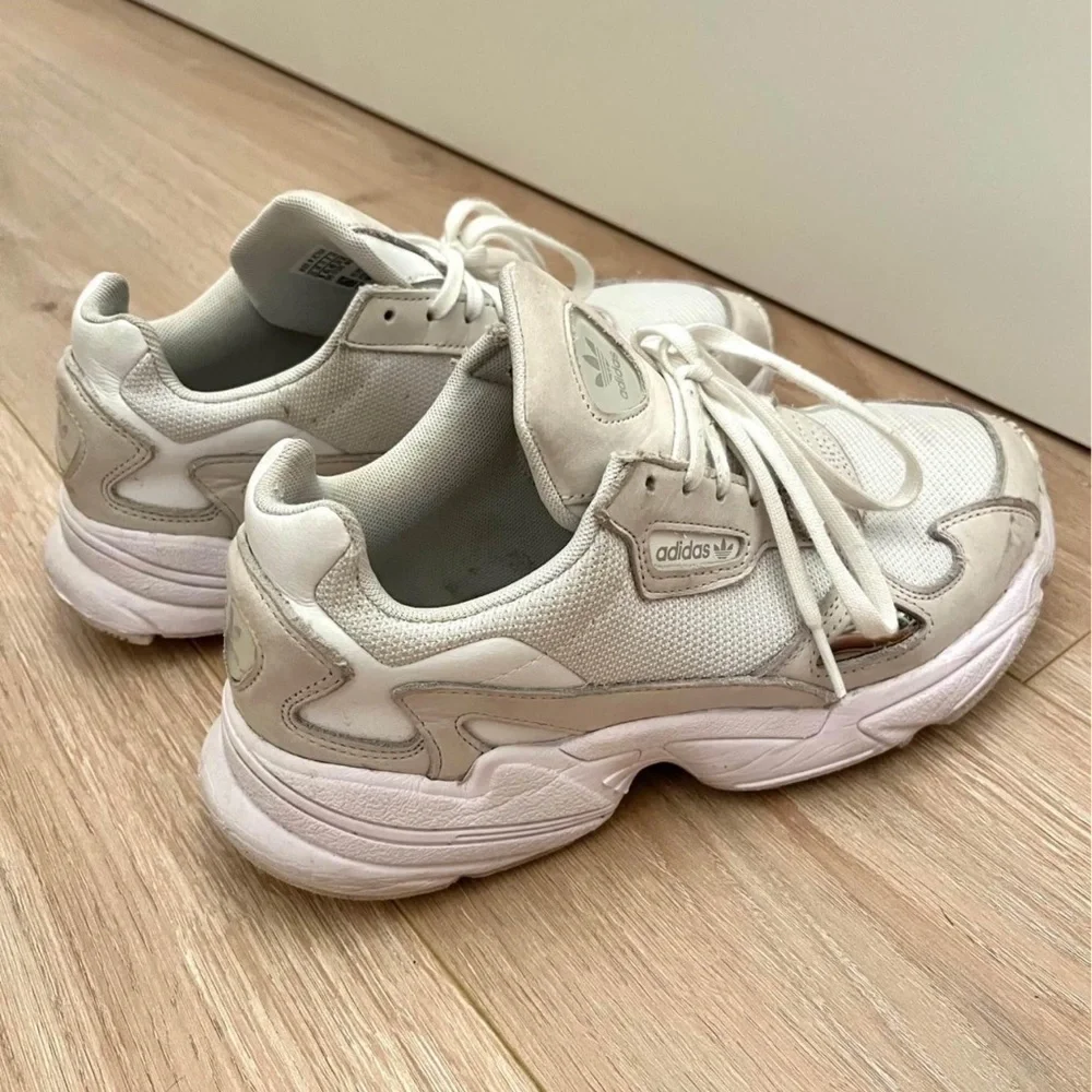 Adidas Falcon’s - Picture 2 of 2